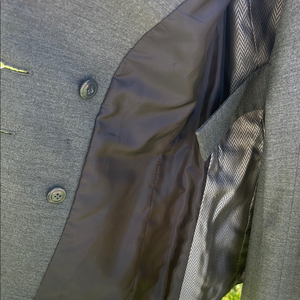 Tahari Classic Gray Double-Breasted Suit - Picture 8 of 15